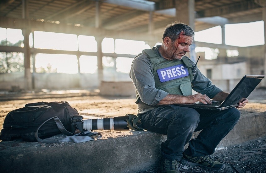 الإفراج عن الصحفي عماد أبو عواد ونادي الأسير يستعرض أبرز معطيات الصحفيين داخل السجون الإسرائيلية