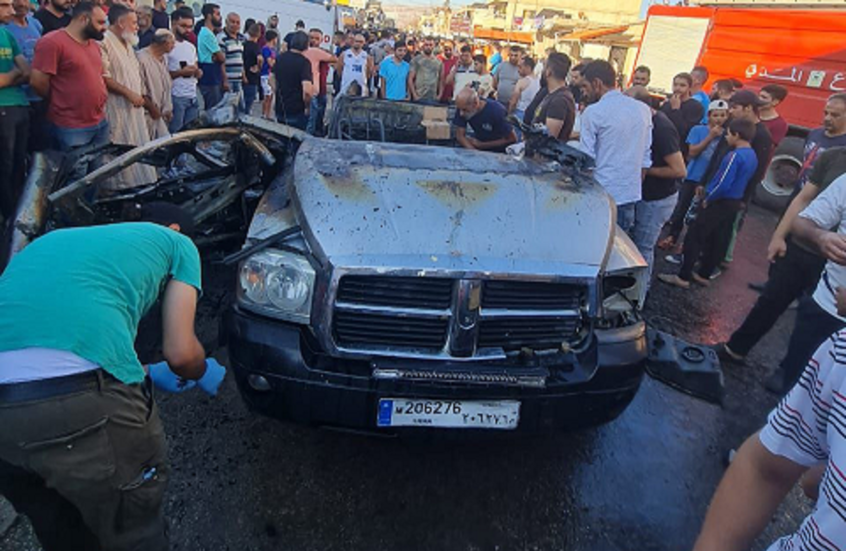 مشاهد توثق لحظة استهداف سيارة القيادي في "الجماعة الإسلامية" أبو محمود في البقاع