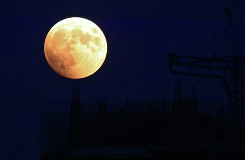 ضوء القمر يشهد لصالح