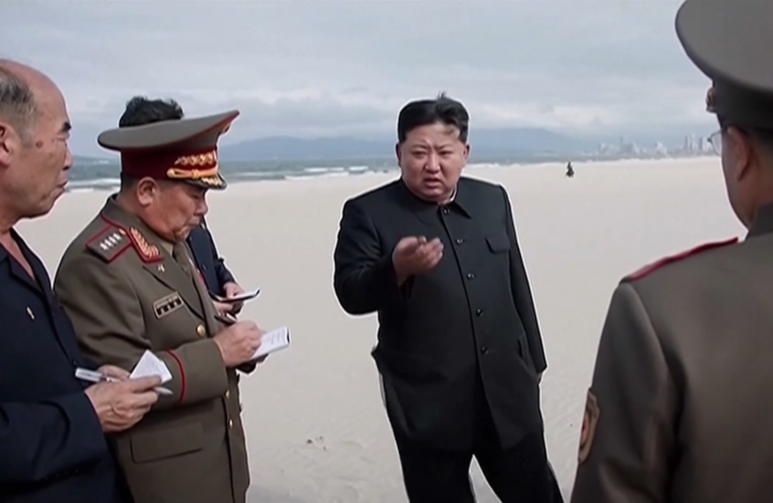 الزعيم الكوري الشمالي يزور منتجعا شاطئيا جديدا