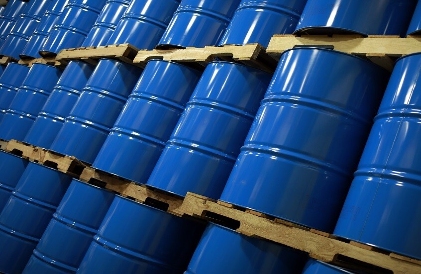 وزير النفط اليمني في حكومة صنعاء يؤكد وجود كميات كافية من الوقود ويدعو المواطنين لتجنب الهلع