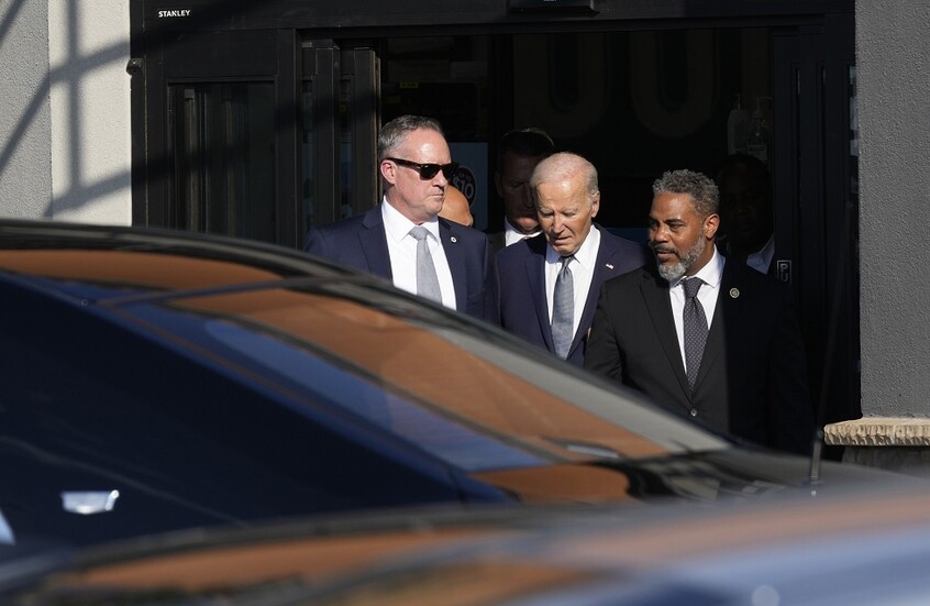 خامس سيناتور ديمقراطي يحث بايدن على الانسحاب من سباق الرئاسة الأمريكية (فيديو)