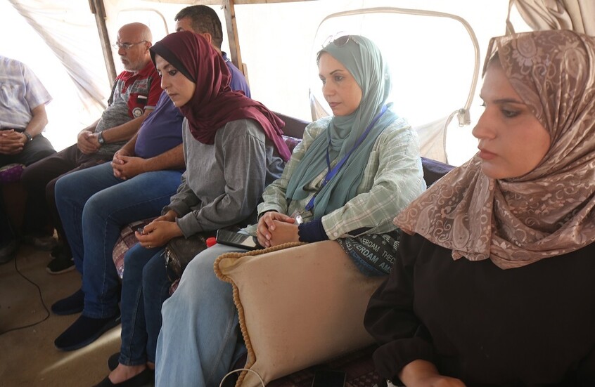 مستوطنون يهاجمون متطوعين أجانب قرب نابلس (صور + فيديو)