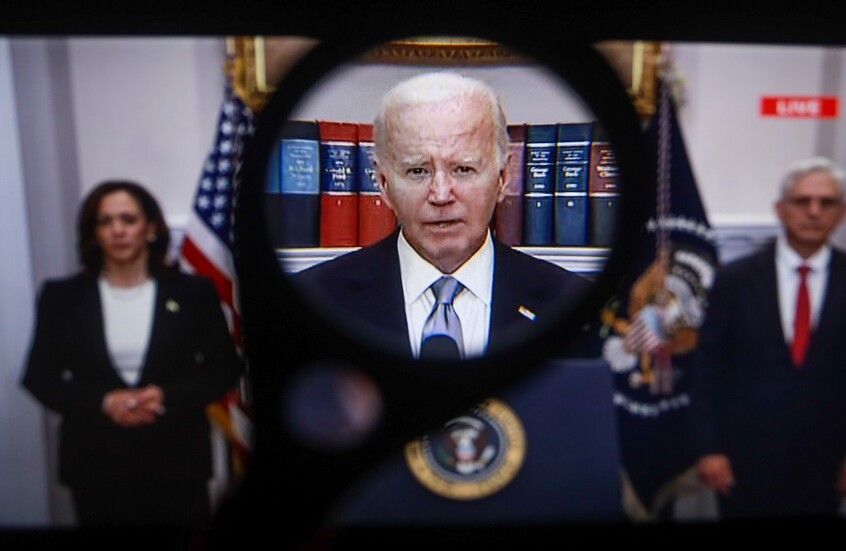 "انقلاب القصر" و"فخ" المناظرة الرئاسية.. هكذا ساق الديمقراطيون بايدن إلى الانسحاب