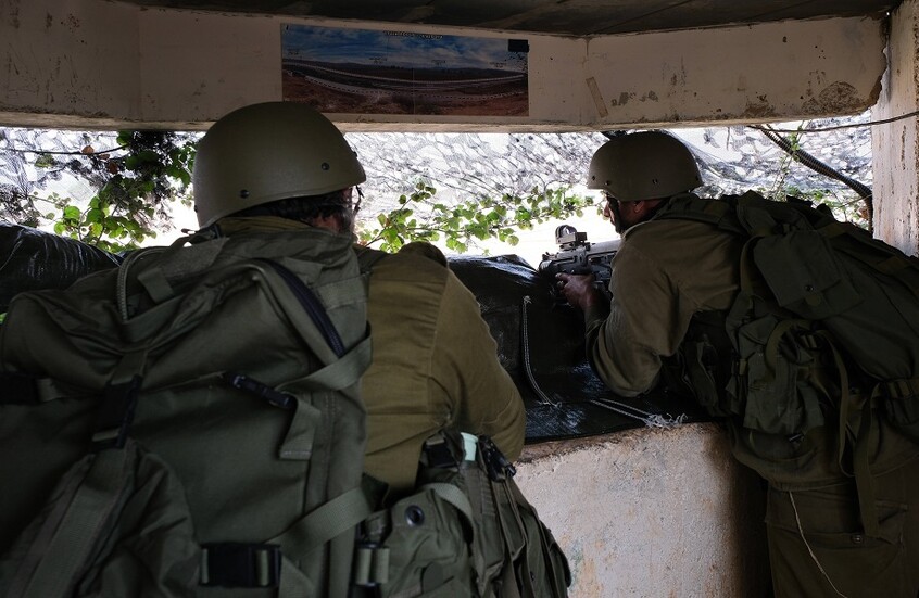 إصابة جندي إسرائيلي بجروح خطيرة بقصف صاروخي من لبنان