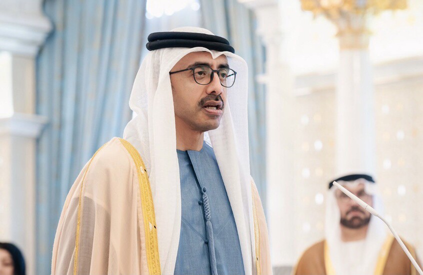 ماسك لوزير الخارجية الإماراتي بالعربية "لا شكرا على واجب"