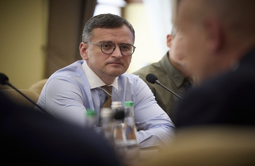 كييف "توضح" إعلان وزير خارجيتها حول استعدادها للتفاوض مع روسيا