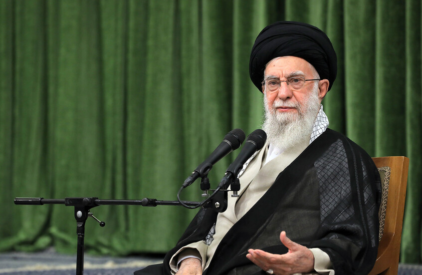 تغريدة لخامنئي باللغة العبرية عن 