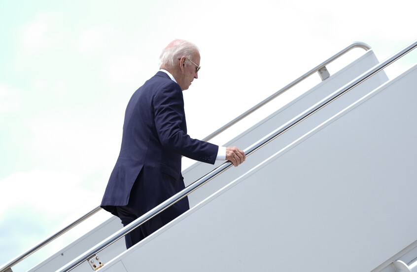 البيت الأبيض: بايدن ليس "بطة عرجاء"