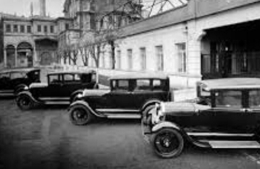 كسرت عادات الصعيد.. ابنة "ملك القطن" أول مصرية تحصل على رخصة القيادة منذ أكثر من قرن (صور)