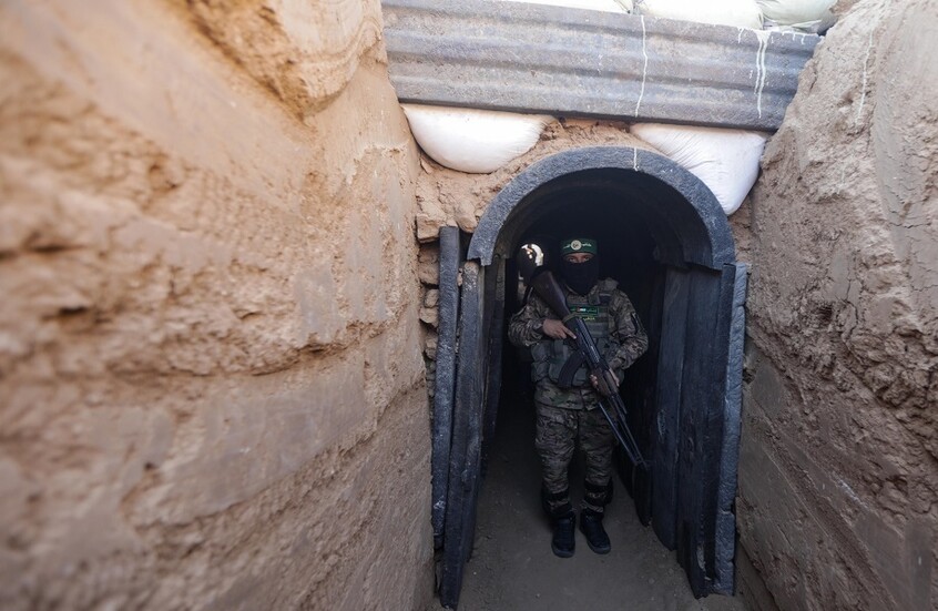 إعلام عبري يكشف أسباب فشل مشروع أطلانتس الإسرائيلي لغمر أنفاق حماس بمياه البحر