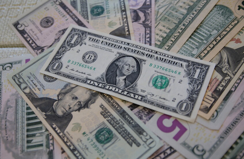 ارتفاع أسعار النفط بعد بيانات غير متوقعة عن الاقتصاد الأمريكي