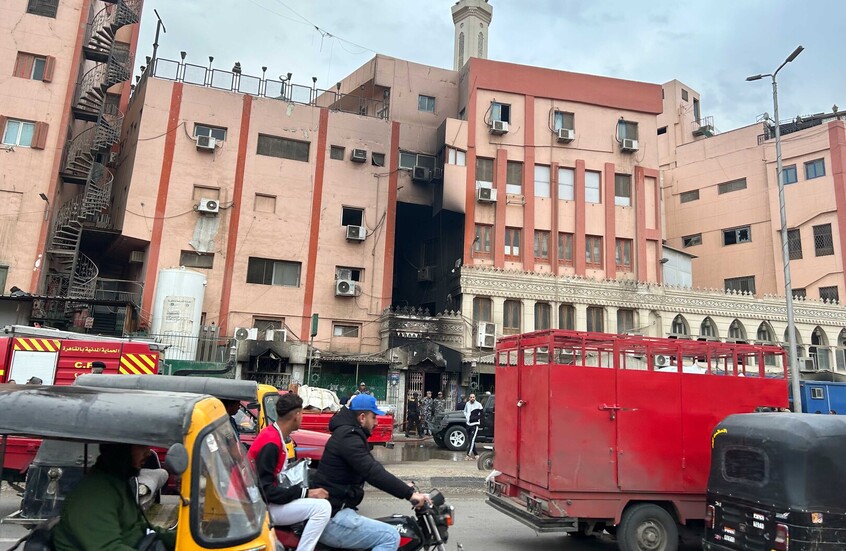 مصر.. السيطرة على حريق هائل بأشهر مناطق القاهرة التجارية (صور)