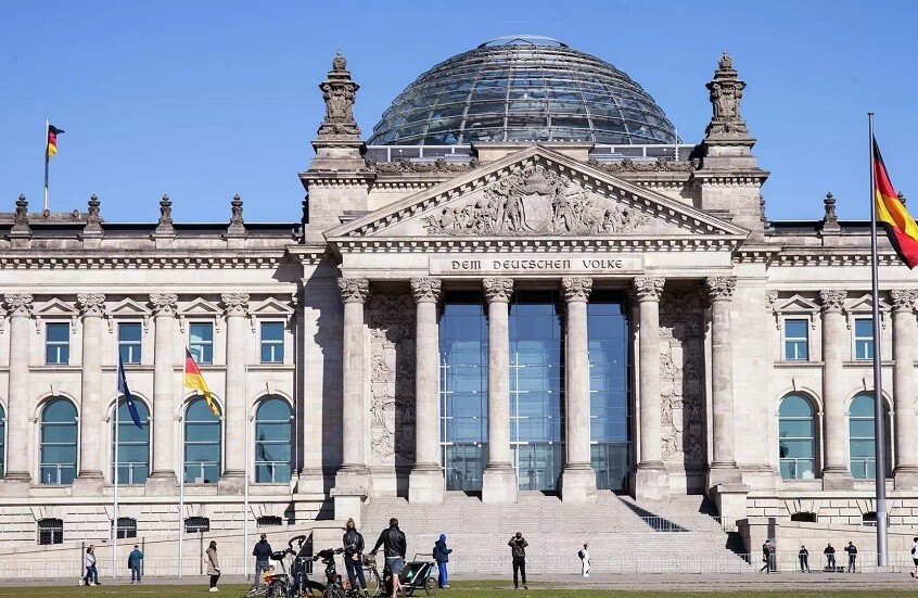 برلمانية ألمانية تتهم حكومة بلادها بخرق اتفاقية حظر الذخائر العنقودية