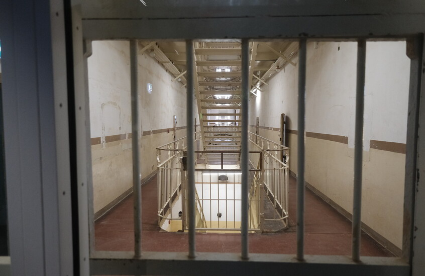 حكومة الدبيبة تعلق على اعتقال 95 مواطنا ليبيا في معسكر تدريب عسكري سري بجنوب إفريقيا