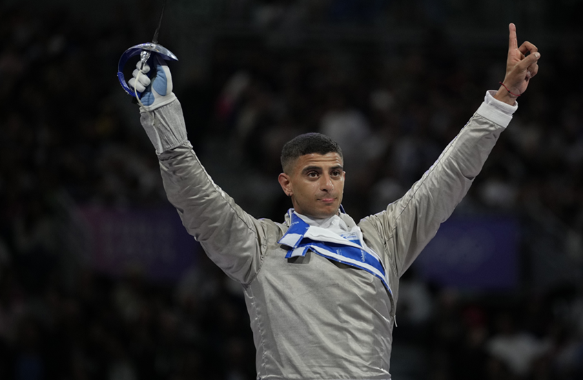 فرجاني يهزم السيسي ويضمن أول ميدالية عربية في أولمبياد 