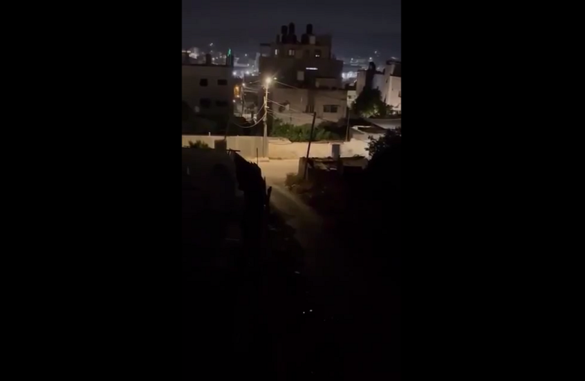 وسائل إعلام: تعزيزات عسكرية إسرائيلية تقتحم مخيم بلاطة في مدينة نابلس بالضفة الغربية (فيديو)