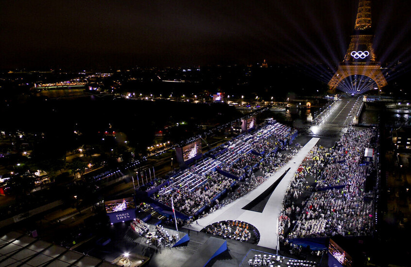 شركة اتصالات أمريكية تسحب إعلاناتها من أولمبياد باريس بسبب السخرية من العشاء الأخير