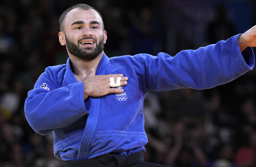 فرنسا المضيفة تحقق أول ميداليتين في أولمبياد باريس