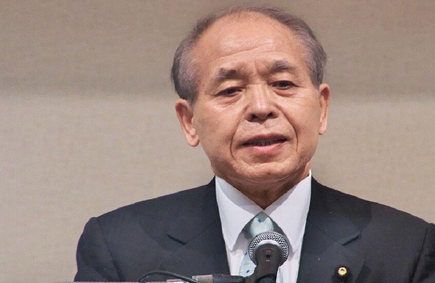 سيناتور ياباني يتوجه إلى روسيا ويكشف أهداف زيارته