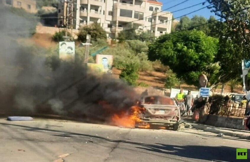جريحان أحدهما إصابته حرجة جراء استهداف مسيرة إسرائيلية لسيارة جنوبي لبنان (فيديوهات)