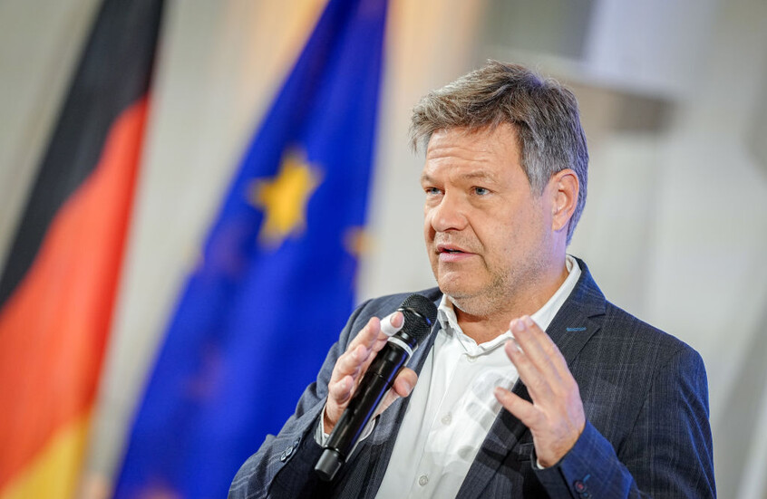 تعزيز حراسة نائب المستشار الألماني بعد تلقيه تهديدات بالقتل