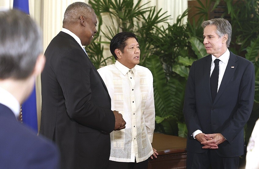 "استثمار يتم مرة في كل جيل".. بلينكن يعلن عن تمويل عسكري أمريكي للفلبين بقيمة 500 مليون دولار 