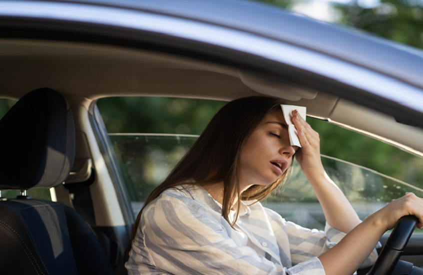 3 أشياء لا ينبغي تركها في السيارة أثناء موجة الحر