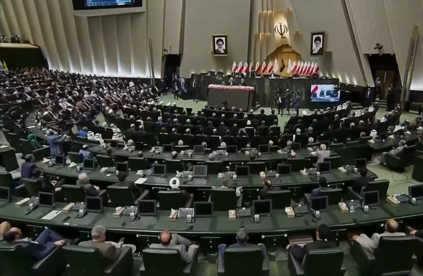 بحضور ضيوف من 80 دولة.. مسعود بزشكيان يؤدي اليمين الدستورية رئيسا لإيران