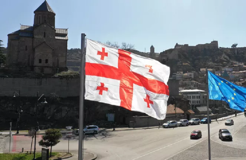 تبليسي تحذر من فتح جبهة ثانية ضد روسيا من جورجيا في حال فوز حزب ساكاشفيلي