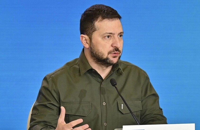 زيلينسكي يفكر في إمكانية إجراء استفتاء لإنهاء الأزمة الأوكرانية