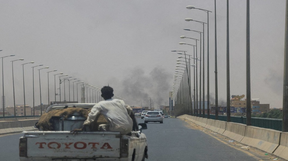 الشرطة السودانية تأمر جميع الأجانب بمغادرة الخرطوم