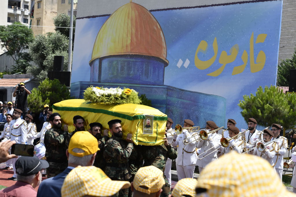 "حزب الله" ينعى أحد مقاتليه والجيش الإسرائيلي يعلن مقتل قائدين في قوة "الرضوان"
