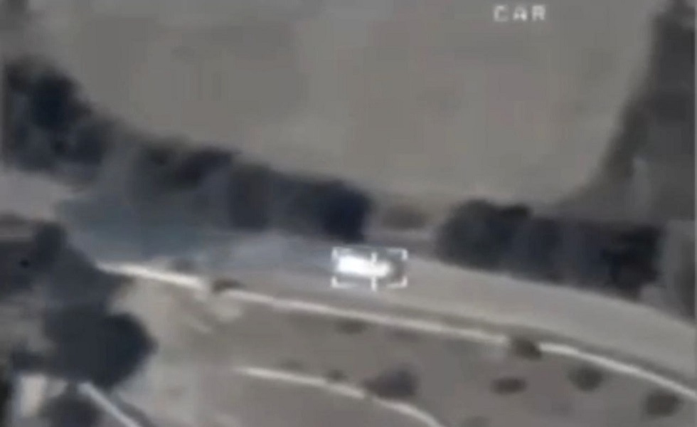 الجيش الاسرائيلي يستهدف مركبة على طريق بلدة شقرا جنوب لبنان (فيديو)