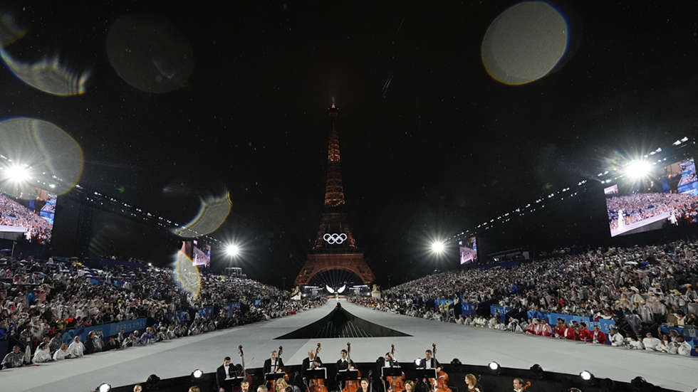ماكرون يعلن افتتاح أولمبياد "باريس 2024"