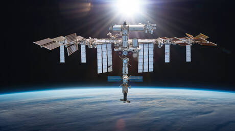 فيديو يخطف الأنظار لمحطة الفضاء الدولية تمر أمام الشمس الغاضبة