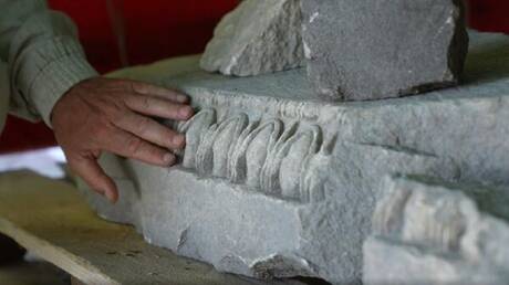 العثور على جزء من مائدة القرابين في معبد زيوس بشبه جزيرة القرم