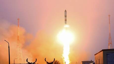 روسيا تطلق صواريخها الفضائية الجديدة من مطار 