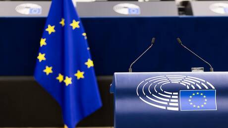 المفوضية الأوروبية تمنع حق الدفاع عن استثمارات روسيا وبيلاروس في محاكم الاتحاد