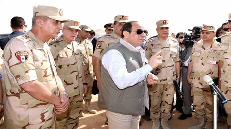 السيسي يصدر قرارا بتعيين رئيس جديد لأركان الجيش المصري