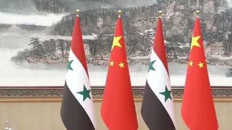 الصين تطالب الولايات المتحدة بالتوقف عن نهب موارد سوريا وتعويض الشعب السوري
