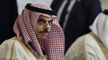 وزير الخارجية السعودي يطلق تصريحا هاما بشأن غزۃ ويقول: قلقون من توسع الحرب في لبنان