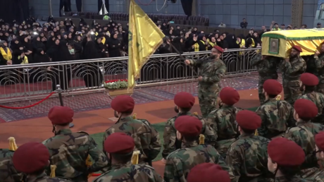 تشييع قيادي كبير في حزب الله قُتل في غارة إسرائيلية على لبنان