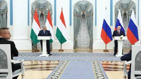 بوتين: تبادلت وجهات النظر حول العلاقات بين روسيا والاتحاد الأوروبي مع أوربان