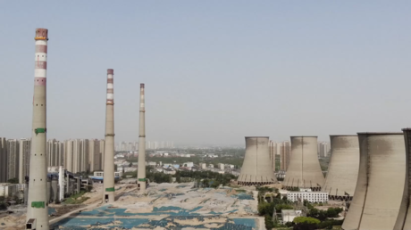 تدمير محطة قديمة لتوليد الطاقة من الفحم في الصين