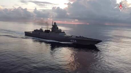 المجموعة البحرية الضاربة الروسية تغادر ميناء فنزويلا