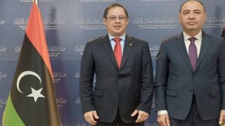 السفير الروسي والقائم بأعمال وزير الخارجية الليبي يبحثان التعاون الثنائي ودعم الاستقرار في ليبيا