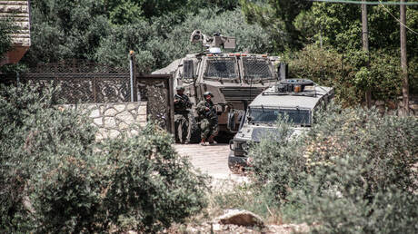 الجيش الإسرائيلي يواصل اقتحاماته في الضفة الغربية (فيديو+ صور)