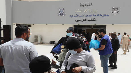وزيرا الداخلية والاتصال الليبيان يردان على اتهامات دولية بانتهاك حقوق المهاجرين (صور)
