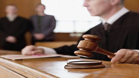 محكمة إماراتية تصدر أحكاما بالسجن وغرامات مالية في قضية 